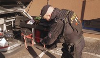 Postřelené na univerzitě zachraňovali policejní medici. Obětí by jinak bylo víc