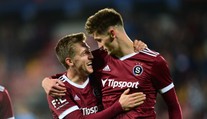 Sparta si spravila chuť a přejela Baník, Jablonec se topí v sestupových vodách