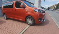 Manželé čekali na opravu dodávky rok. Od dealera se dočkali jen arogance