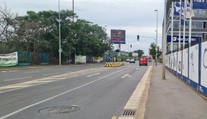 Žena se zranila kvůli propadlému kanálu. Hlavní město se tváří, že se ho to netýká