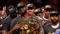 Král LeBron zůstává v Clevelandu! Dostane plat, co měl Jordan