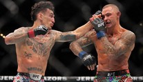 Dvě ikony UFC ukázaly neskutečnou bitvu. Došlo i na hospodskou "férovku"