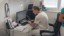 Vyloučený praktik podává stížnost. Ženám prováděl gynekologická vyšetření