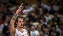 Český basketbalista snáší v Bilbau tvrdá opatření, ven chodí akorát se psem