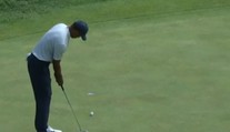 Tiger Woods se na turnaji propadl, golfisty trápí těžké podmínky