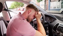 Chytřejší auta = hloupější řidiči? Kvůli technologiím řídíme hůř, tvrdí průzkum