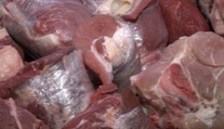 Inspektoři objevili tři roky prošlé maso! V restauraci ho měli 110 kilo