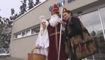 Hvězdy Novy rozdávaly radost. Jako Mikuláš, čert a anděl navštívily dětskou neurologii