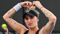 Vondroušová skolila hvězdnou soupeřku, semifinále si zahraje i Lehečka