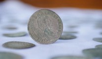 Našel poklad za téměř tři čtvrtě milionu korun. Výše odměny muže rozzuřila