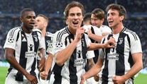 Juventus i díky krásné trefě skolil PSV. Liga mistrů viděla kuriózní gól