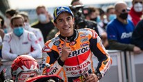 Šampion Márquez si může oddechnout. Slavný jezdec na operaci nemusí