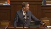 Sněmovna rozvolnila rozpočtová pravidla. Opozice hrozí Ústavním soudem