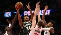Hvězda Washingtonu si opět vylepšila osobák, na Bucks to ale nestačilo