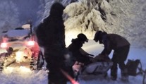 Dramatická záchrana vyčerpaných běžkařů. Zásah komplikoval silný vítr