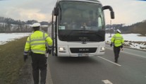 Muž přepadl dvě ženy, odnesl si jen pár stovek! Honí ho policie