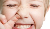 Nechutné a nebezpečné! Lékař varuje před rýpáním v nose