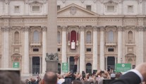 Papež Lev XIV. sloužil první nedělní mši. Varoval před třetí světovou válkou
