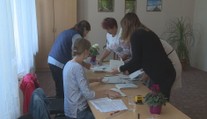 Členy volební komise čekají novinky. Města přitom řeší jejich nedostatek