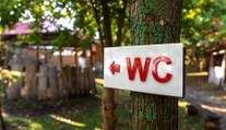 Proč se záchody označují zkratkou WC? Přestože je z angličtiny, nevědí to ani mnozí Britové