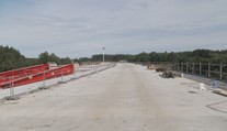 Konstrukce váží přes 10 000 tun. V Pardubickém kraji roste nejdelší most nové dálnice
