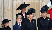 Dojemné gesto princezny Charlotte. Královně vzdala úctu malým detailem