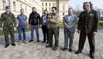 Záhada okolo Skupiny D rozluštěna. Tajemný dárce 100 milionů odhalil svou identitu