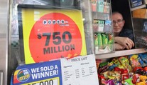 Americká loterie vyhlíží rekordní jackpot. O miliardu dolarů soutěží i Češi