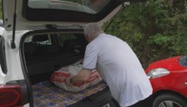 Obec v chatové oblasti zrušila kontejnery. Lidé musí vozit odpadky pět kilometrů daleko