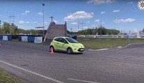 Unikátní příležitost, mladí řidiči se mohou zdarma projet na polygonu
