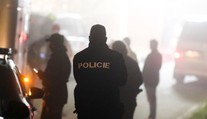 Zvrhlík si v MHD přisedl k ženě a začal onanovat. Zastavil ho až vytažený telefon