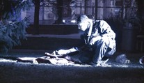 Záhadná vražda v Děčíně: Policie podezírá přítelkyni zabitého muže