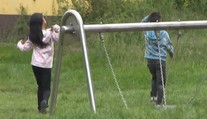 Dětská prostituce v Česku kvete. Šlapou kvůli jídlu i drogám, hlavně o prázdninách