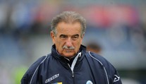 Fotbal truchlí nad smrtí slavného kouče. Proslavila ho židle