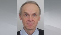 Policie zveřejnila fotku nebezpečného muže. Se zbraní měl směřovat do školy