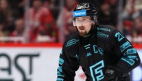 Posledním semifinalistou extraligy jsou Karlovy Vary. Jediným gólem rozhodl Černoch