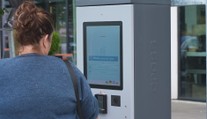 Zlín nově nabízí placené parkovací zóny. Měly by vyřešit tamní problémy s parkováním