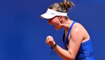 Krejčíková, Macháč a Menšík na úvod slaví. Nosková, Muchová a Siniaková končí