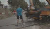 Správa železnic varuje: Lehkovážnost na kolejích může mít hrůzné následky