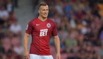 Zraněný obránce Sparty je po operaci kolene, proběhla bez komplikací