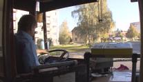 Autobusák prudce přibrzdil, cestující spadla a zranila se! Policie žádá o pomoc