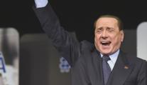 Berlusconi proslul svým vystupováním i skandály. Přátelil se i s Putinem