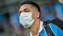 Fotbalisté Grémia rouškami žádali přerušení soutěže, protest jim vyšel