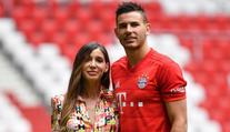 Další skandál v Bayernu. Ženatý obránce randí s bývalou přítelkyní Ronalda