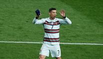 Odhozená Ronaldova páska šla do dražby! Vydělá miliony na dobrou věc