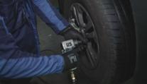 Řidiči musí přezout auta do zimního. Měli by být obezřetní, varuje policie