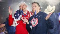 Bombový přestup v NHL. Olympijský vítěz se stěhuje za bratrem