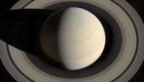 NASA zveřejnila zvuky ze Saturnu: Komunikace alienů, nebo vlny?
