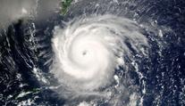 Hurikán Lowell děsí meteorology. Rychle sílí a blíží se k pobřeží