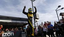 Bourdais se nese na vítězné vlně, ve Phoenixu vyhrál kvalifikaci